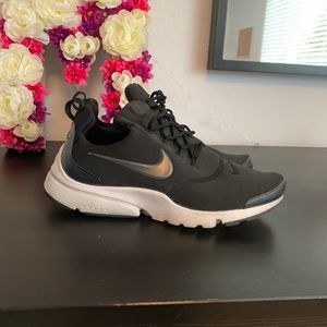 WOMEN’S NIKE PRESTO FLYS